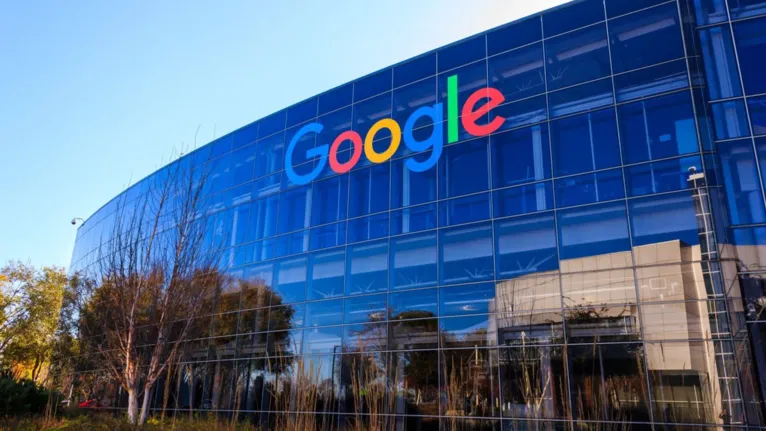  Em outubro do ano passado, O Google anunciou o investimento de US$ 1 bilhão em parcerias com produtores de notícias. 