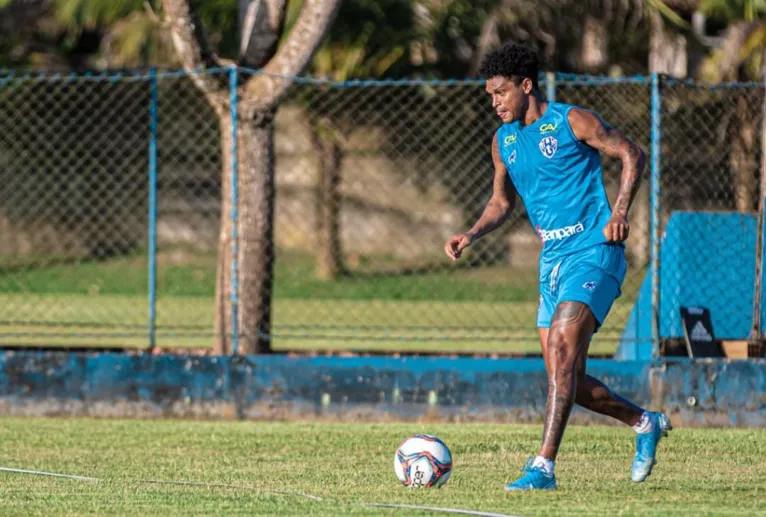 Thiago Santos deve fazer sua estreia com a camisa do Paysandu no próximo domingo.
