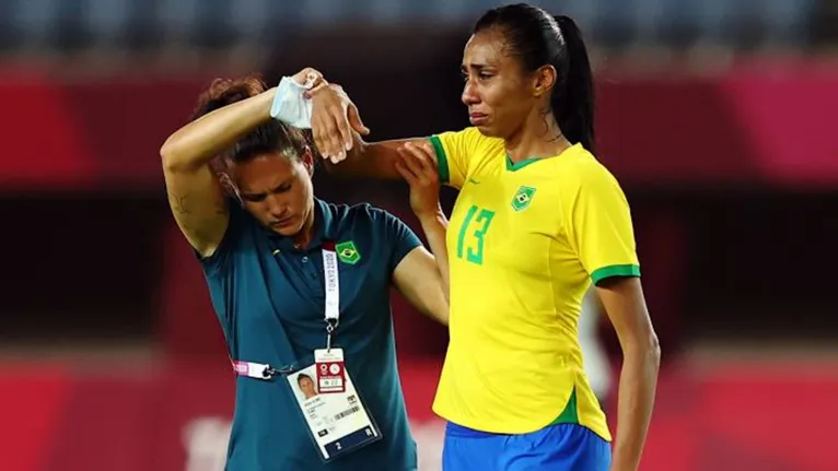 Bruna chorando após derrota.