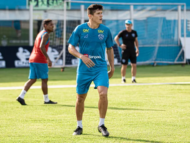 Victor Sallinas foi apresentado oficialmente nesta terça-feira (10).