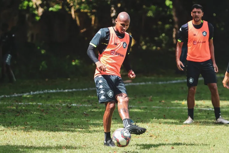 Felipe Conceição comanda 1º treino com bola no Clube do Remo