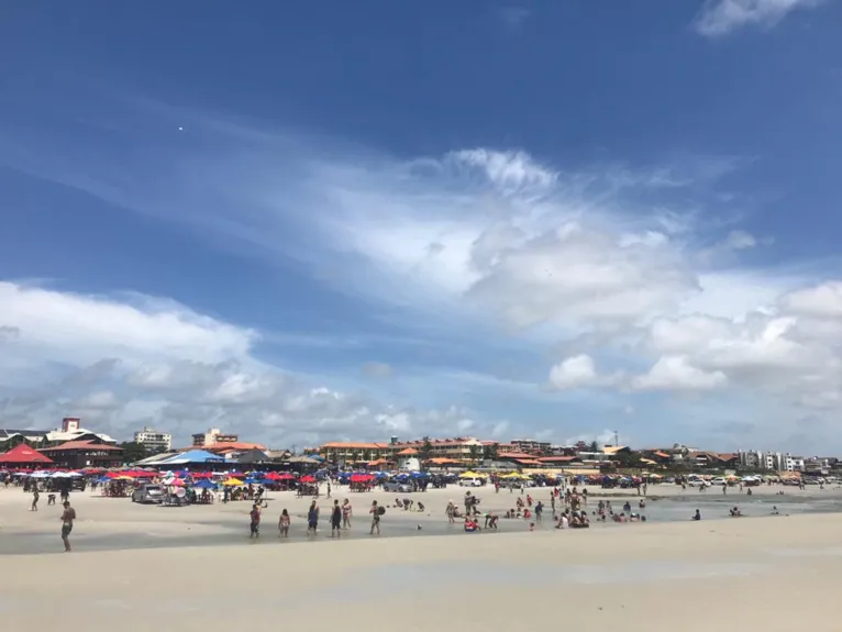Salinópolis tem fim de semana com praias movimentadas