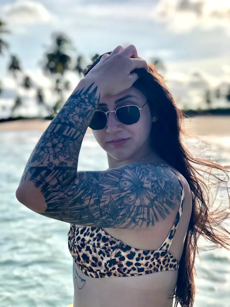 Bia ama tatuagens.