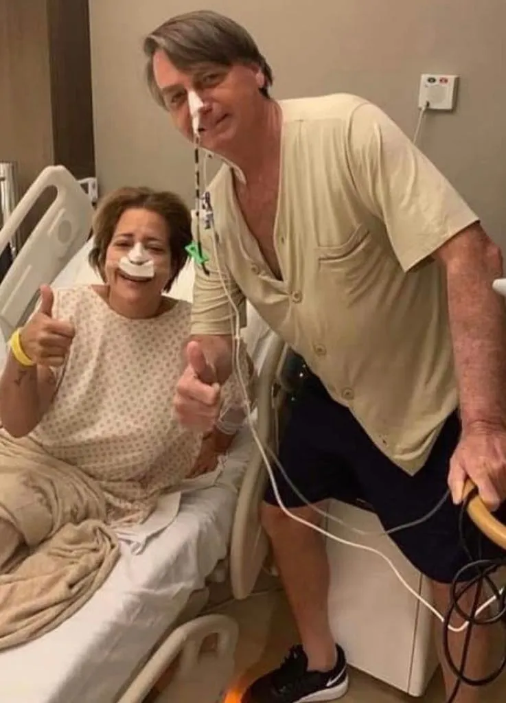 Michelle recebe maquiador em hospital com Bolsonaro