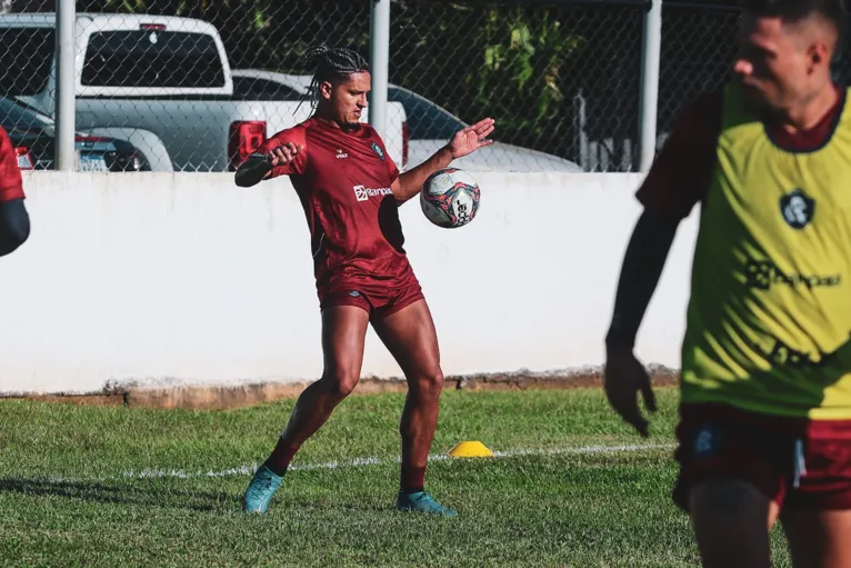 Após não jogar contra o CSA por problemas pessoais, Gedoz retorna à equipe contra o Operário-PR.