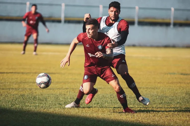 Matheus Oliveira é titular de Felipe Conceição desde sua chegada.