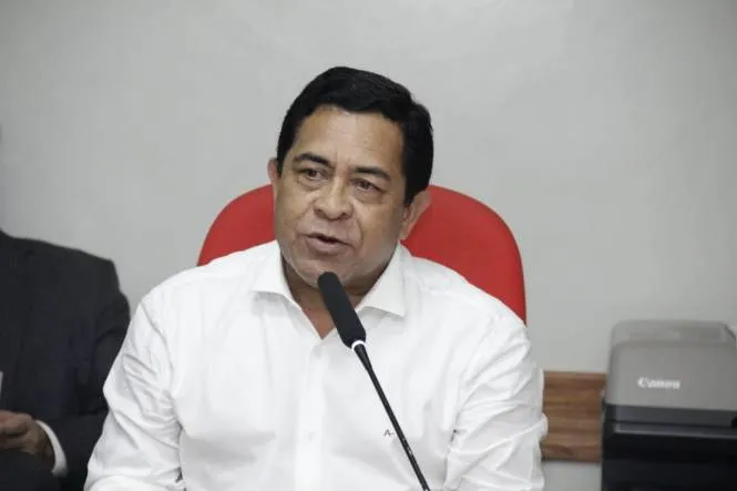 Deputado Carlos Bordalo, vice-presidente da Comissão