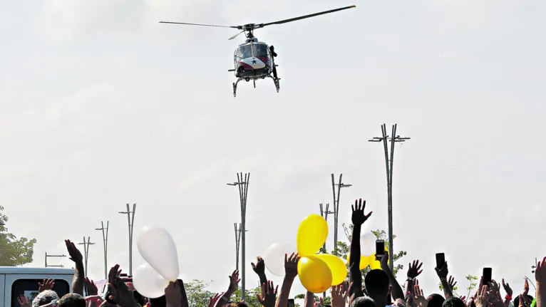 Em 2020, imagem peregrina sobrevoou a cidade de helicóptero, sem romarias oficiais