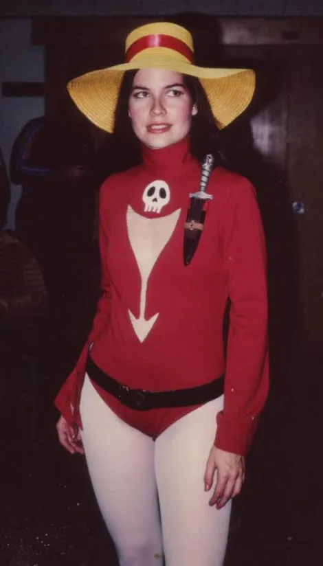 Karen Schnaubelt usando seu cosplay de Captain Harlock.