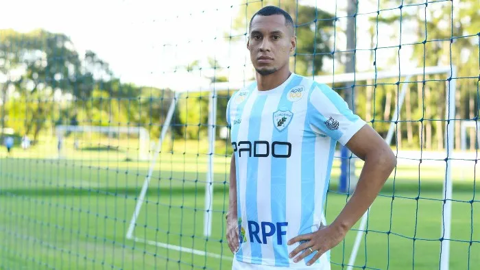 Jogador foi contratado por três temporadas junto ao Náutico.