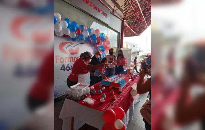 Menina comemora aniversário com tema do supermercado Formosa