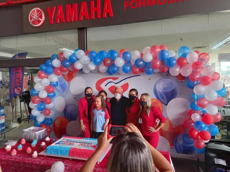 Menina comemora aniversário com tema do supermercado Formosa