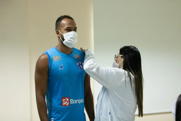 Jogadores do Paysandu recebem segunda dose contra Covid