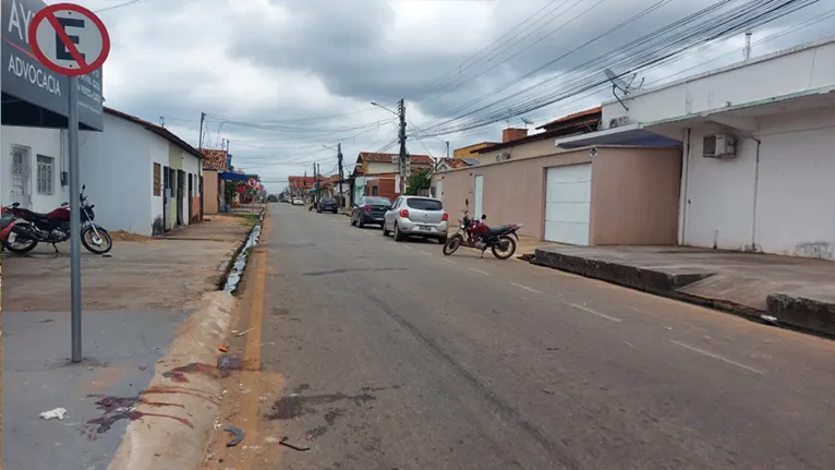 No local do acidente ainda é possível ver as manchas de sangue 