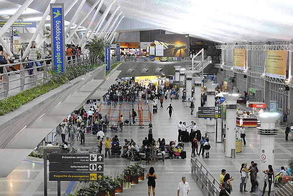 O Aeroporto Internacional de Belém também é batizado com o nome do nosso "pai da aviação"