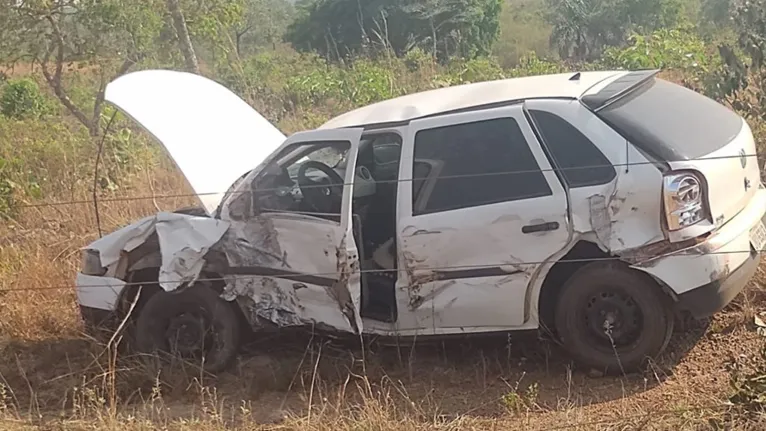Carreta bitrem pega fogo após colisão no sul do Pará