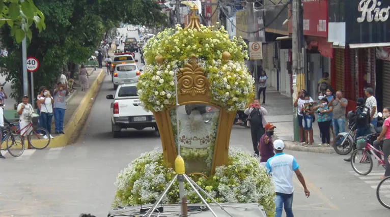 Às 8h sai a carreata para a realização do 41º Círio de Nossa Senhora de Nazaré. A previsão de chegada é as 11h30 no Santuário da Folha 16.