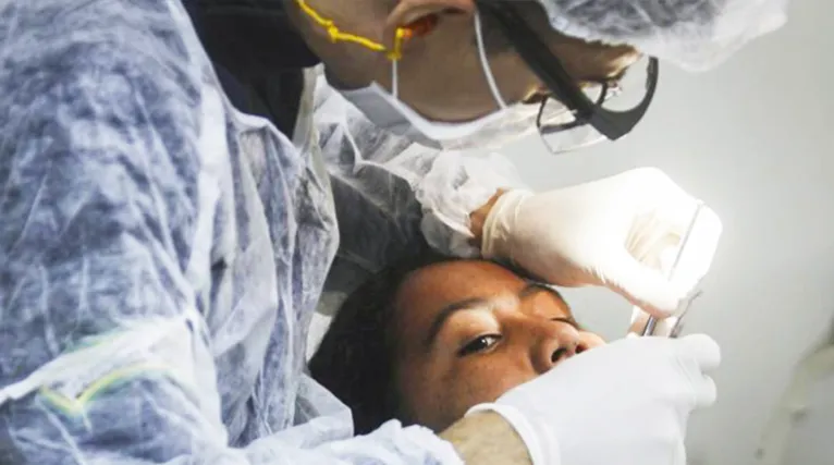 A maioria dos brasileiros ainda passa longe dos consultórios odontológicos