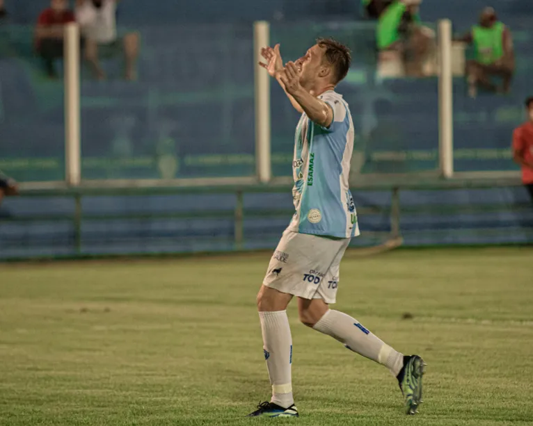 Paysandu atropela, mata Leão e avança na Copa Verde