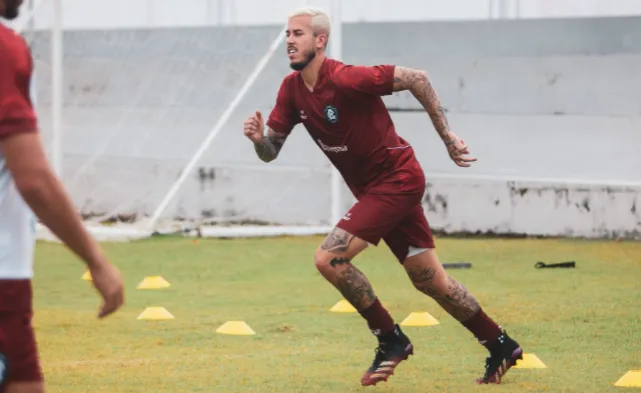 Marcos Júnior deve ser mantido na equipe titular