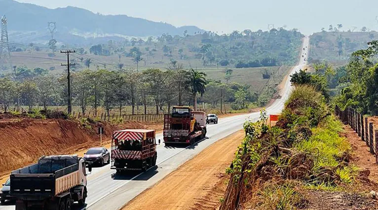 A PA-275 tem mais de 100 km de extensão, passando por três municípios e duas rodovias de acesso