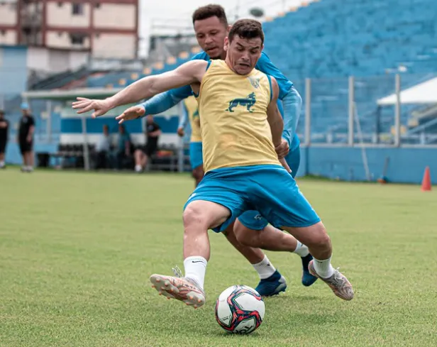 Ruy não consegue se firmar na equipe.