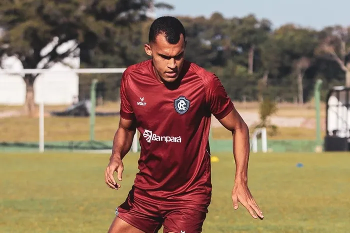 Romércio voltou a se lesionar contra o Guarani.