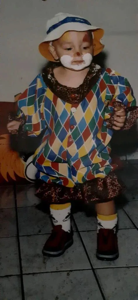 Veja fotos de famosos na infância e adivinhe quem é quem