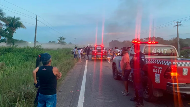 VÍDEO: Moradores interditam BR-230 por falta de energia