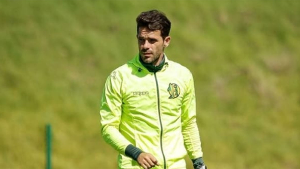 Fernando Gago teve seu casamento encerrado após o flagra