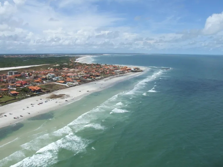 O destino final dos ciclistas será a bela praia do Atalaia, em Salinas