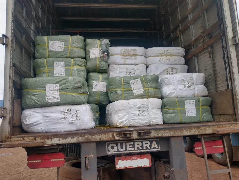 PRF apreende 13 mil maços de cigarros em Dom Eliseu