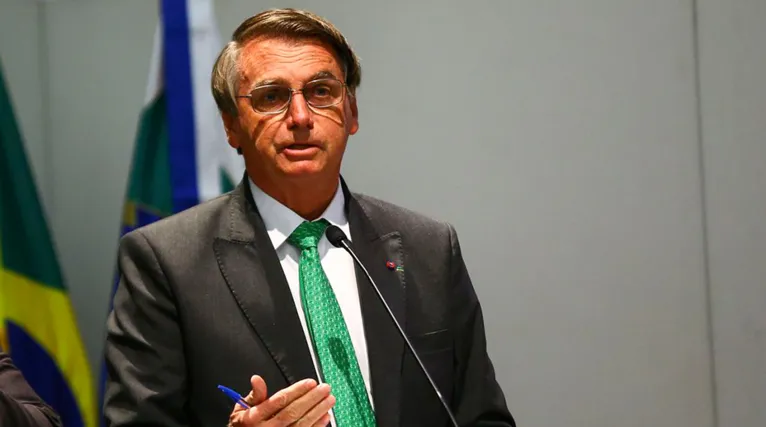 O presidente Jair Bolsonaro editou o decreto que regulamenta o novo programa social do governo federal, o Auxílio Brasil