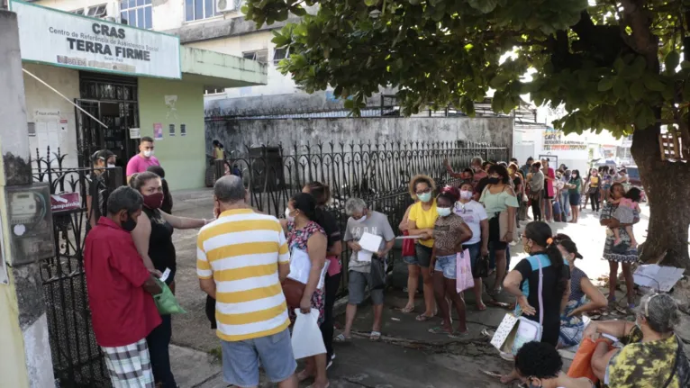 Auxílio Brasil: Belém registra fila no 1º dia de pagamento