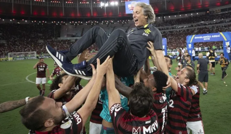 Jorge Jesus já negocia sua volta ao Flamengo