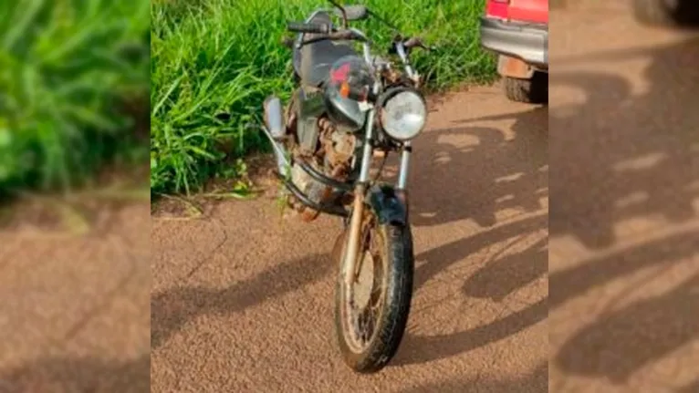 Motocicleta em que a vítima estava 