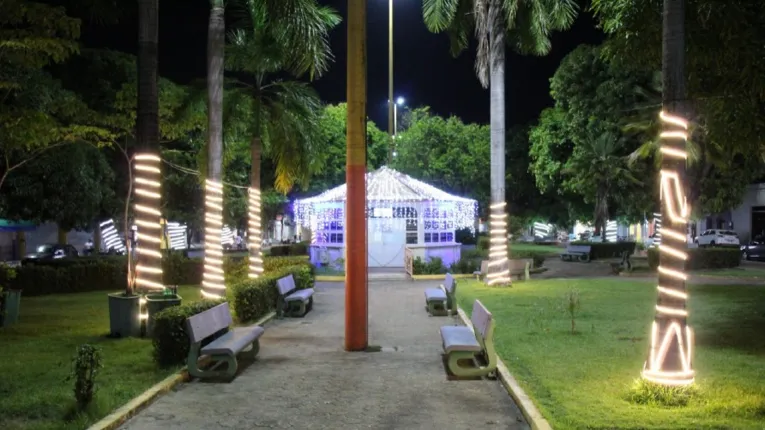 Iluminação já pode ser vista também na Praça Duque de Caxias