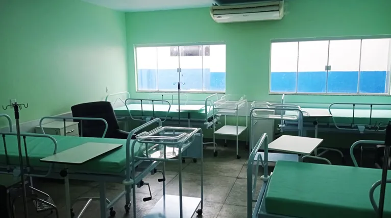 Salas e equipamentos prontos para receber pacientes