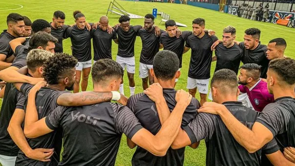 Azulinos sentiram a pressão da torcida, segundo Fábio