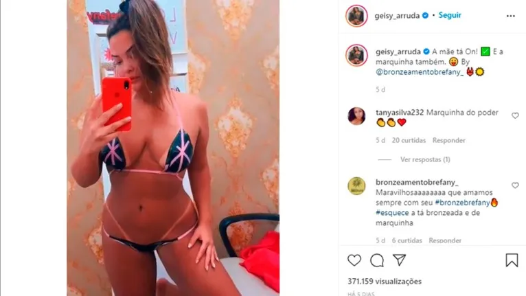 Geisy Arruda surge com biquíni e deixa marmanjos babando