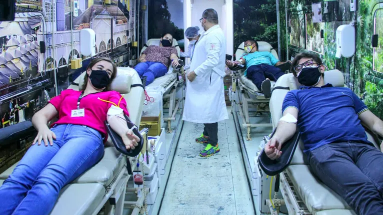 Servidores em ato solidário que pode salvar várias vidas