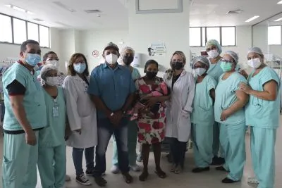 Bebê de 7kg nascida em Belém recebe alta e volta para casa
