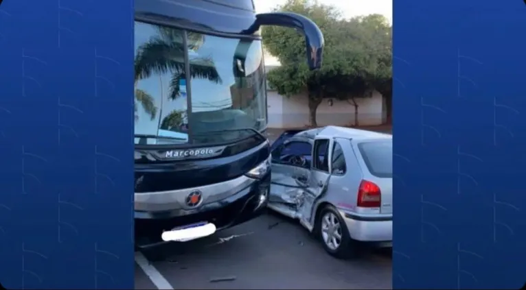 Ônibus de Israel e Rodolffo se envolve em acidente no Paraná