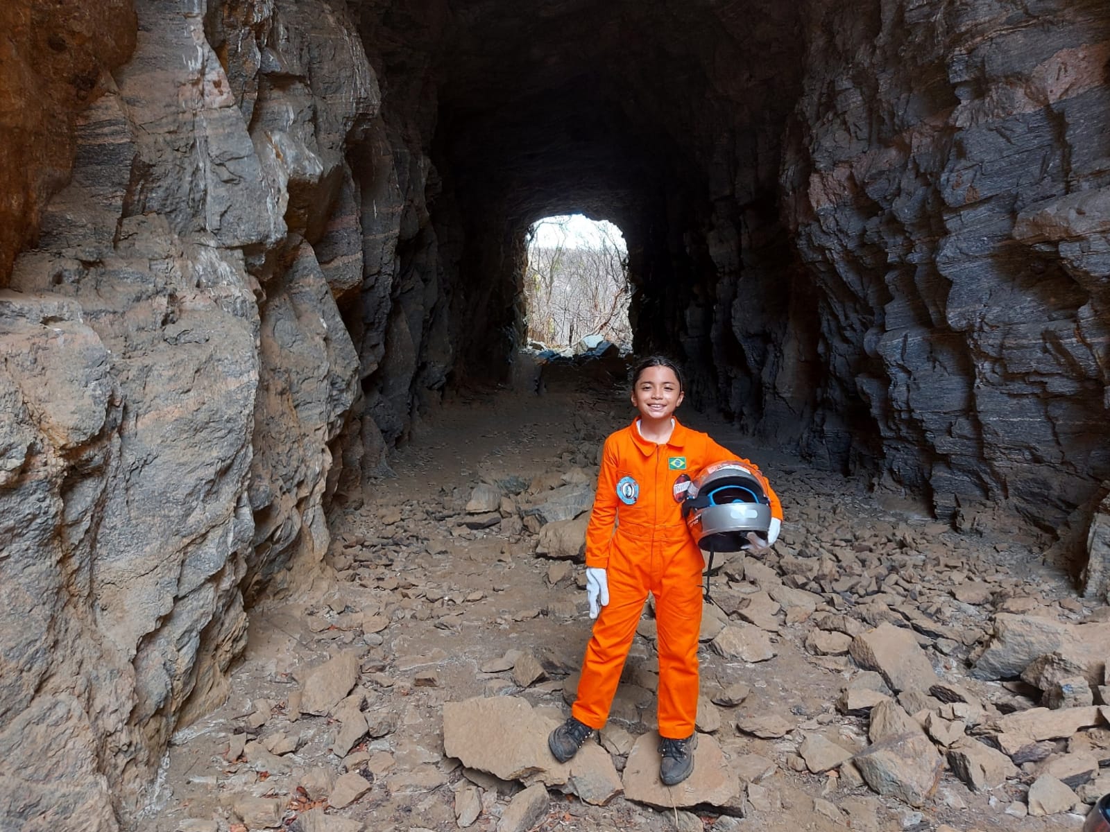 Isabella Gomes também participa do Programa Caça Asteroides, da NASA