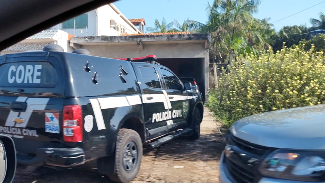 A Polícia Civil fez buscas e apreensões na casa do "Irmão do Açaí" e Bibica.