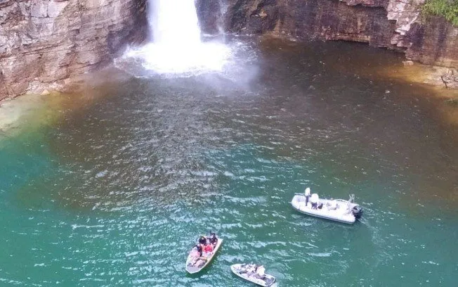 Buscas por desaparecidos continua no Lago de Furnas, em Capitólio (MG)