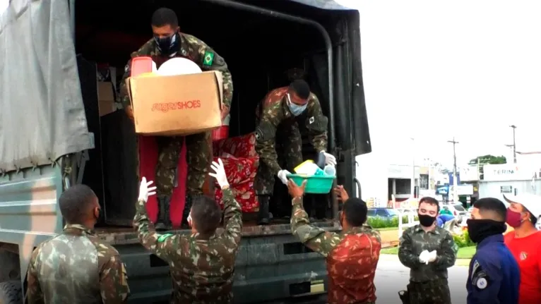 A Defesa Civil conta com o apoio do Exército, com 06 caminhões e 05 militares em cada veículo, bem como mais seis da Defesa Civil