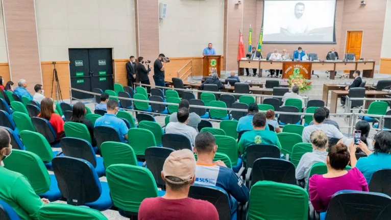 Servidores públicos de Marabá protestaram na câmara na última quarta-feira (16)