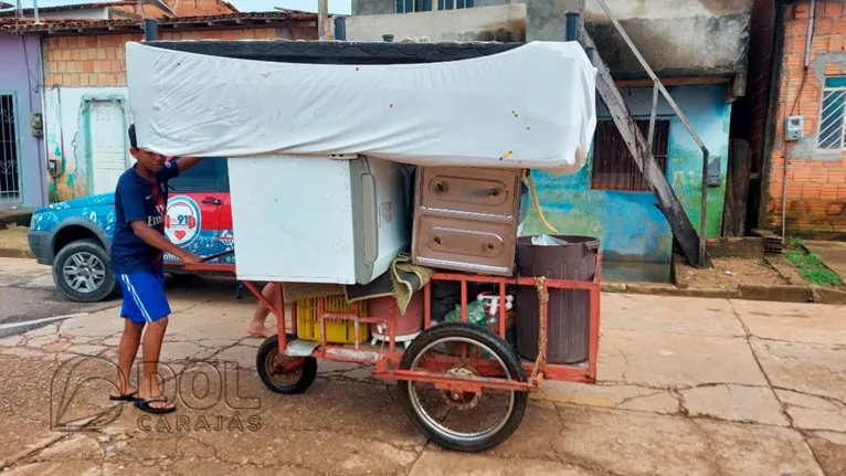 Famílias se mudando no Bairro Santa Rosa