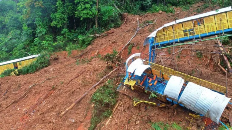 Terra que deslizou atingiu estrutura metálica 